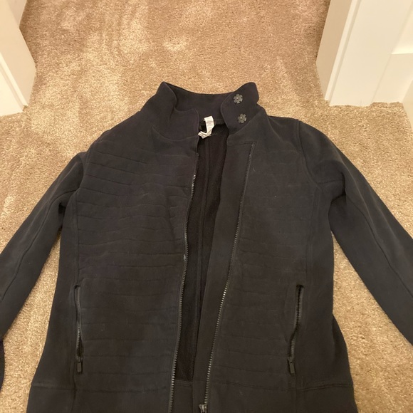 Lululemon jacket - Picture 1 of 3
